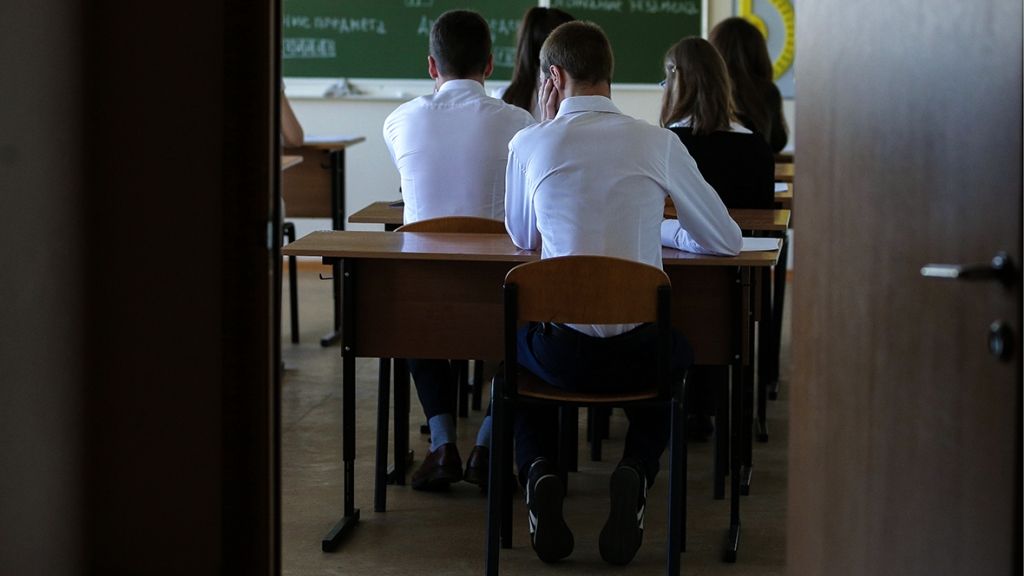 Российским школьникам уменьшат количество контрольных работ