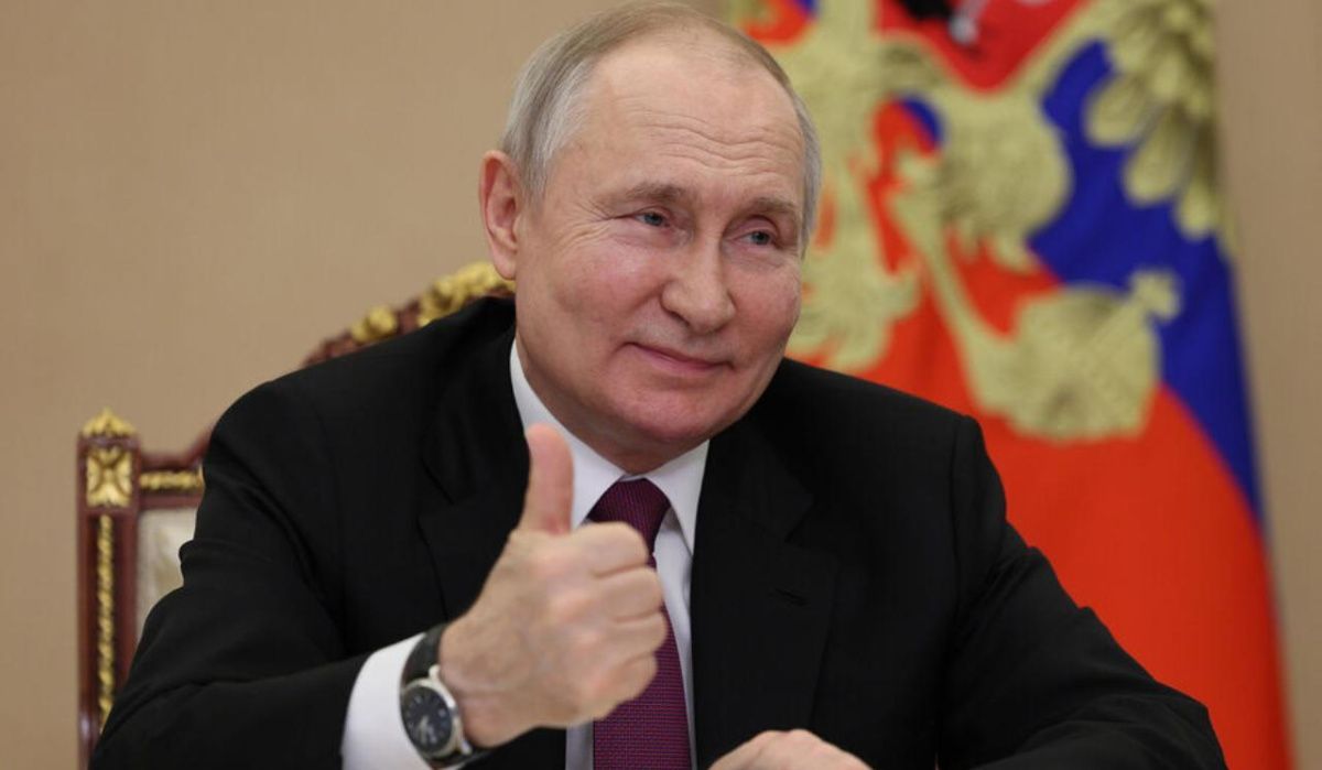 Путин поздравил россиян с праздником