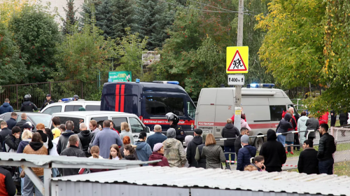 Спецборт МЧС доставит в Москву пострадавших при стрельбе в ижевской школе