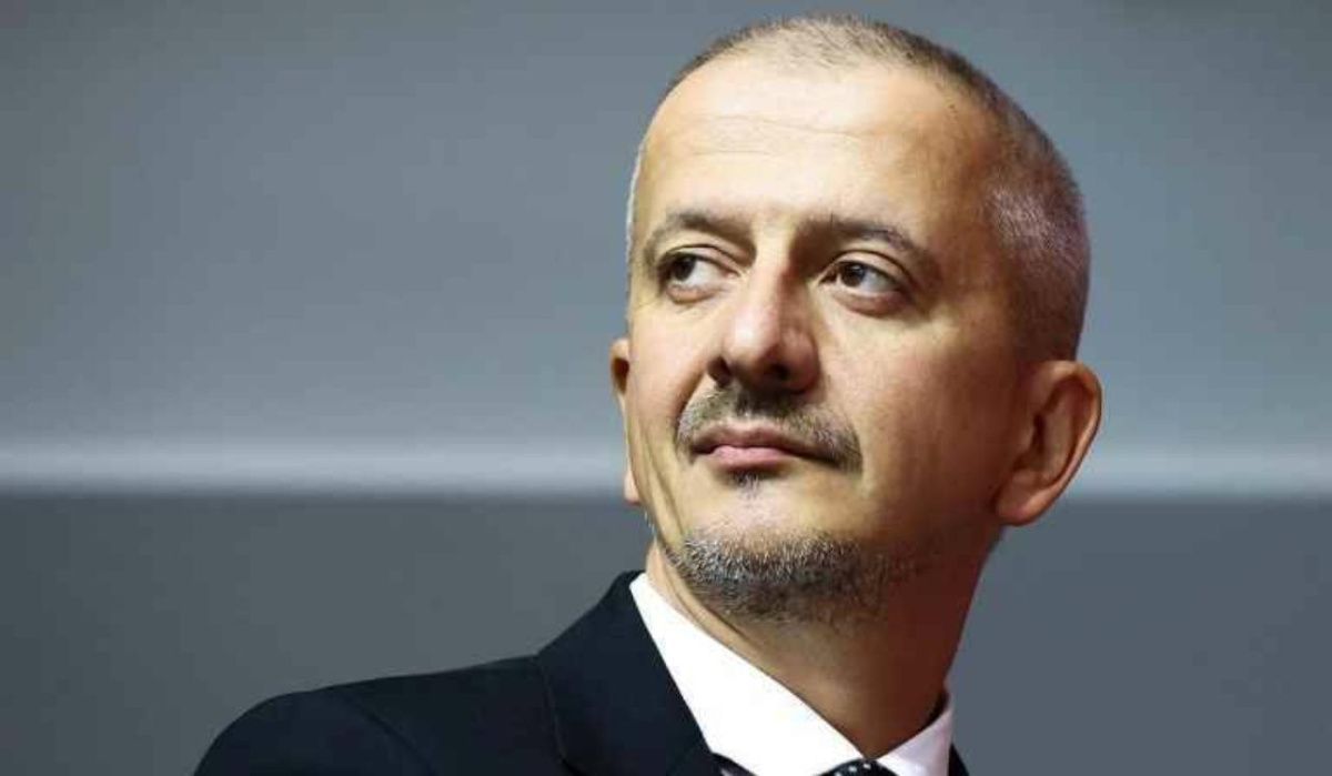 Богомолов заявил о желании покинуть пост и.о. ректора Школы-студии МХАТ