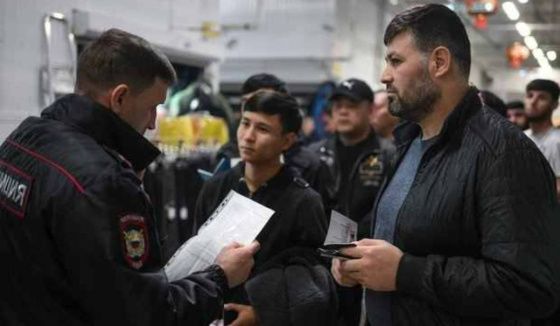 В Петербурге прошел рейд по поимке нелегальных мигрантов на стройке