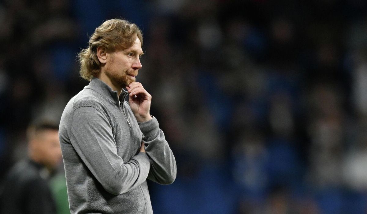 Карпин вызвал ещё двух форвардов на матчи сборной с Перу и Чили Карпин вызвал ещё двух форвардов на матчи сборной с Перу и Чили