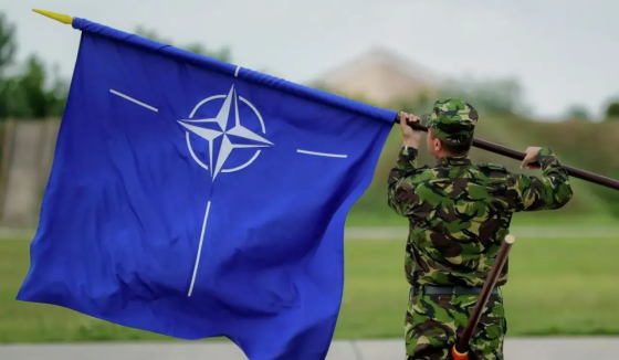 The Economist: успешная оборона ВС РФ вынуждает менять тактику НАТО для защиты земли стран альянса