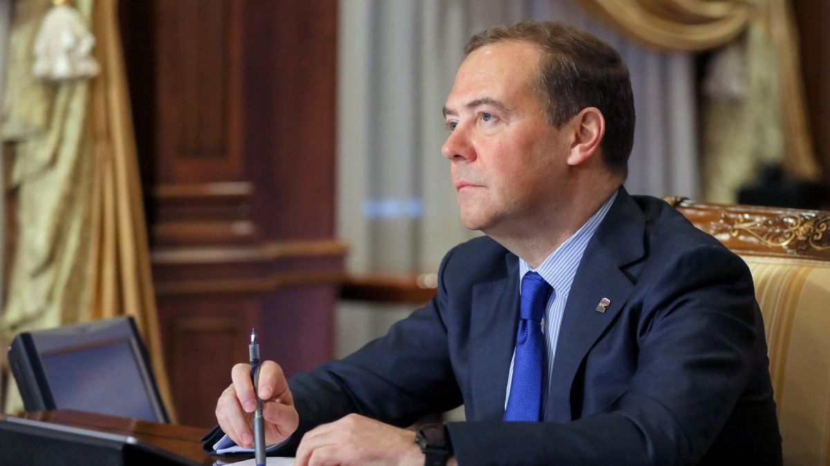 Медведев назвал законные военные цели в наше время
