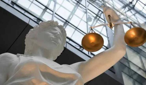 Суд арестовал 45 процентов акций Петербургского нефтяного терминала