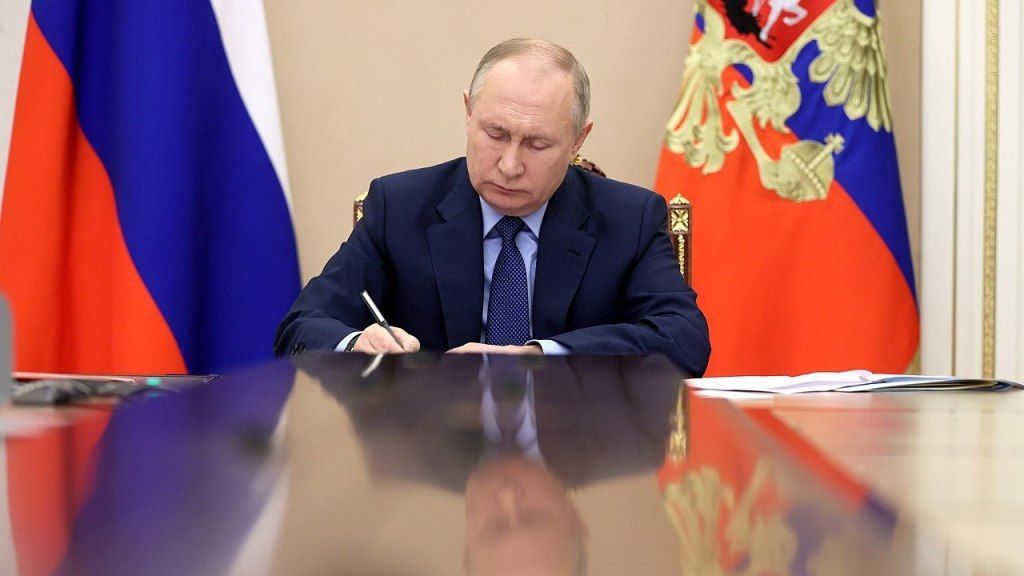 Путин подписал указ о возмещении России ущерба от санкций США
