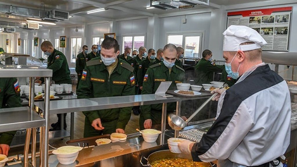 Наш солдат обут, одет и получит свой обед! Близится праздник продовольственной и вещевой службы ВС России 