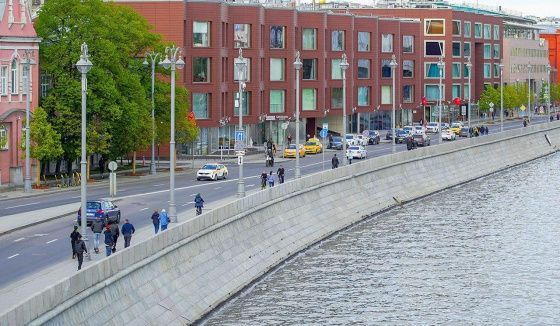 В центре Москвы стартовал ремонт Пречистенской набережной