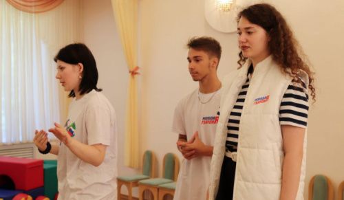 Молодогвардейцы Санкт-Петербурга обсудили с детьми важность соблюдения правил дорожного движения