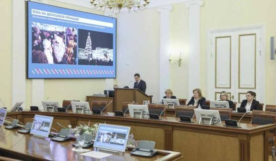 В новогоднюю ночь на Дворцовой площади Петербурга покажут световое шоу