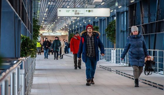 На Дмитровском шоссе в Москве началось строительство надземного перехода