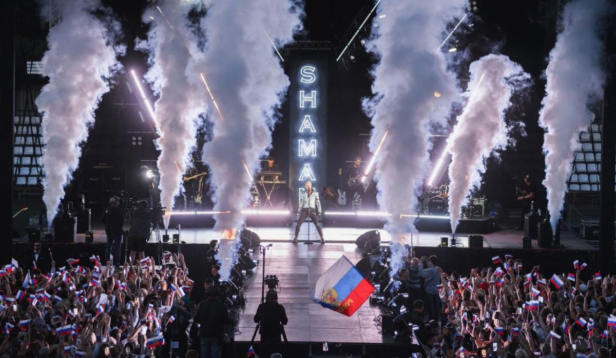 "60 000 человек споют "Я русский"": SHAMAN готовит грандиозное шоу в Питере
