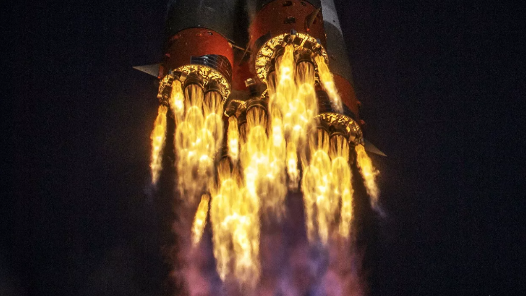 На уличных экранах Москвы покажут запуск космического корабля &quot;Союз МС-18&quot;