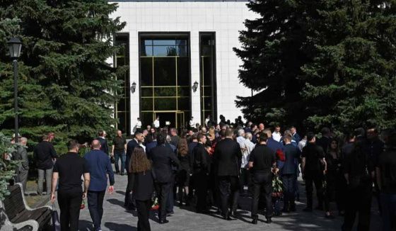 В Петербурге начались похороны Старовойта