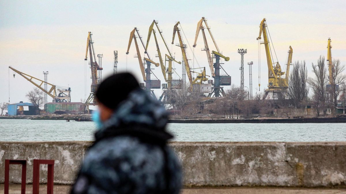 В ДНР сообщили о провокациях украинских националистов в порту Мариуполя