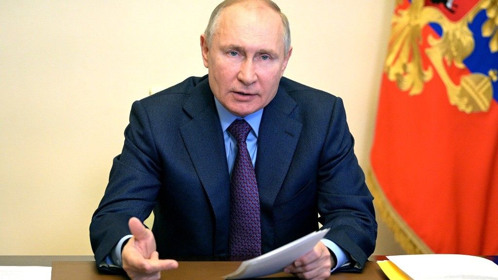 Путин призвал покончить с бюрократией в России