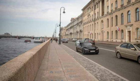 Дворцовую набережную в Санкт-Петербурге частично перекроют до конца лета