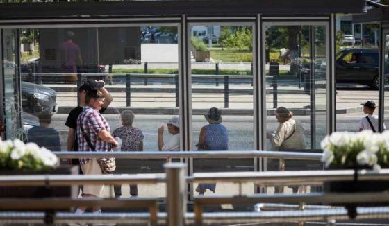 В Ростове в этом году появится сто новых автобусных остановок