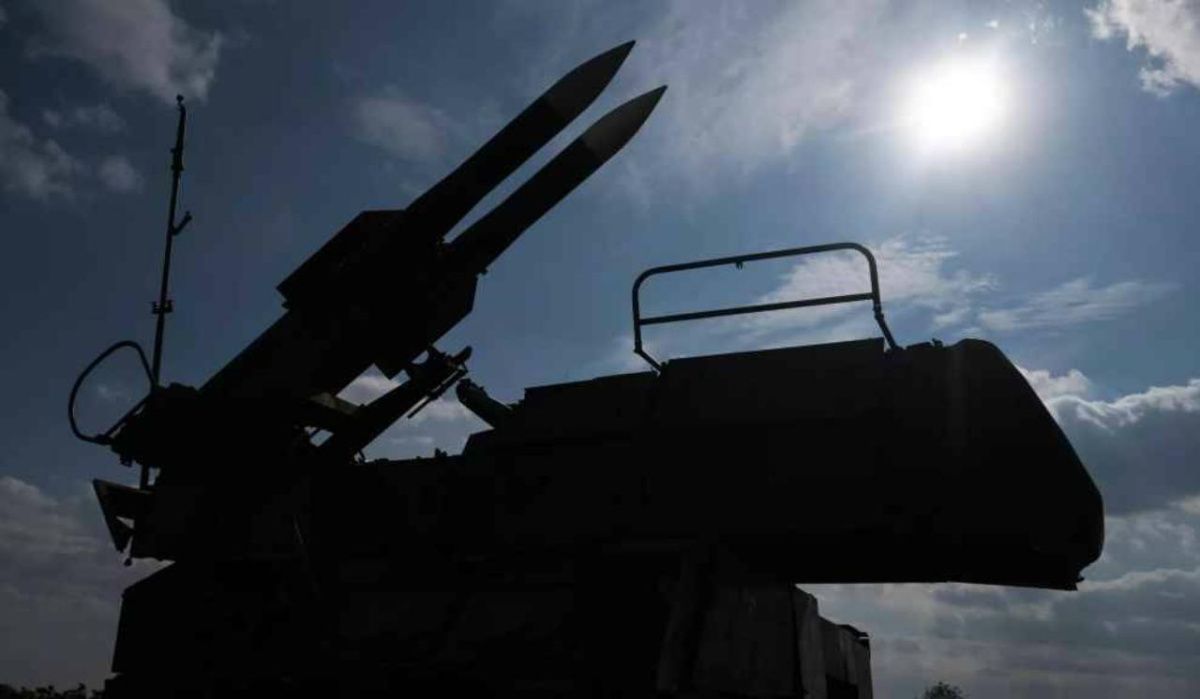 Иран атаковал американский корабль с 5000 военных