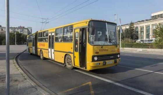 В Омске назвали сроки поступления новых оранжевых автобусов-«гармошек»