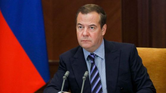 Медведев увидел в атаке на Йемен попытку отвлечь внимание от Украины