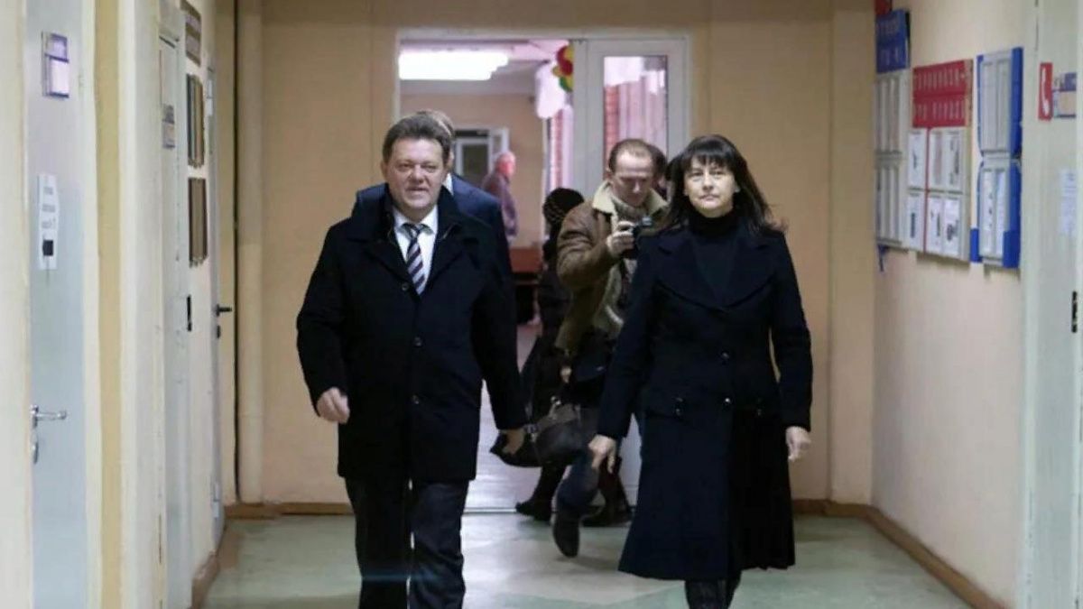 Жена арестованного мэра Томска выбросила в окно 1,3 миллиарда рублей
