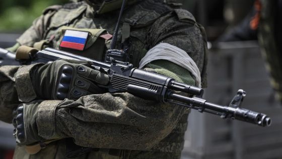 Песков призвал россиян понимать, что страна находится «в состоянии войны»