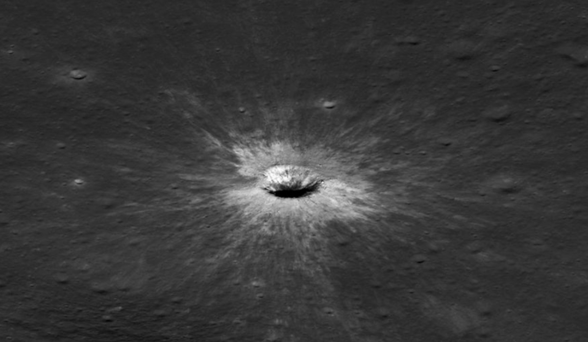 NASA обнаружило на Луне крупнейший в истории кратер