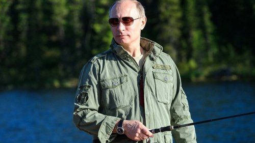 В Кремле объяснили, почему Путин тянет с вакцинацией