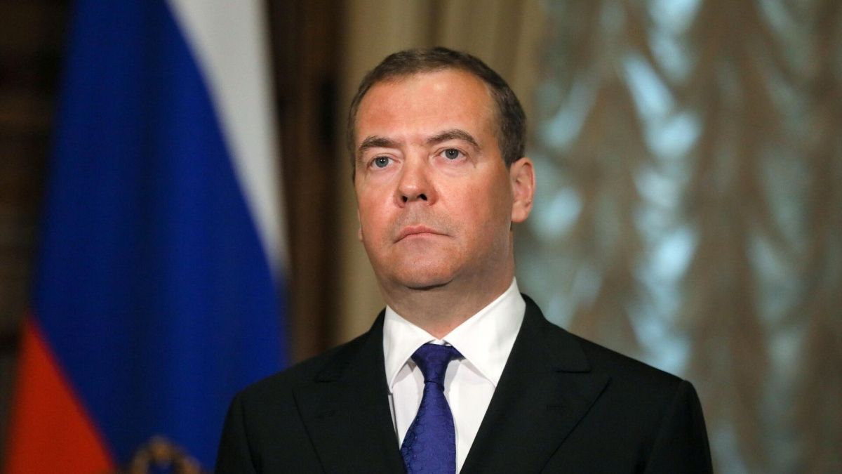 Медведев предрёк тяжёлые и длинные переговоры по миру на Украине