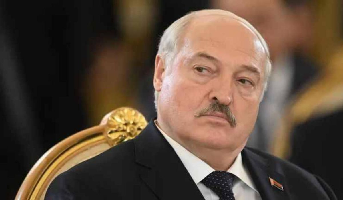 Лукашенко пообещал незамедлительный ответ на угрозы НАТО сбивать самолеты