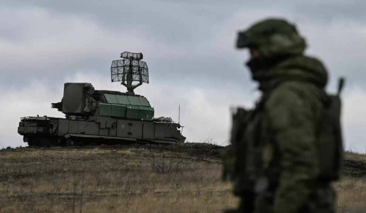 Российская ПВО за ночь уничтожила почти 400 вражеских дронов