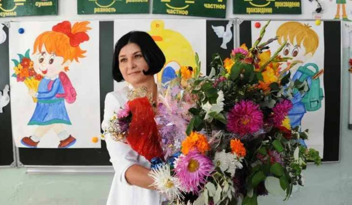 Эксперт назвала уместные подарки для учителей ко Дню знаний