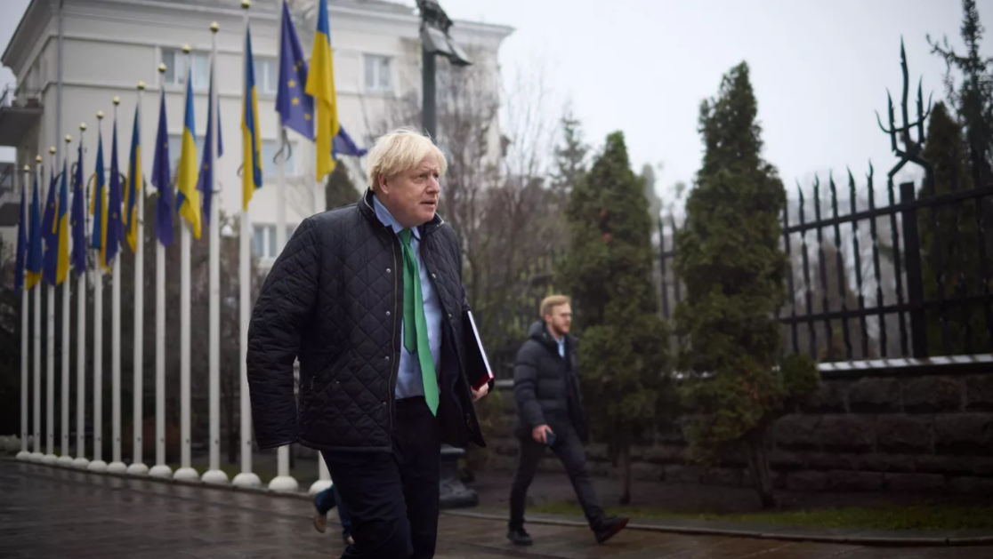 Выходка Джонсона с ракетой на Украине возмутила британцев