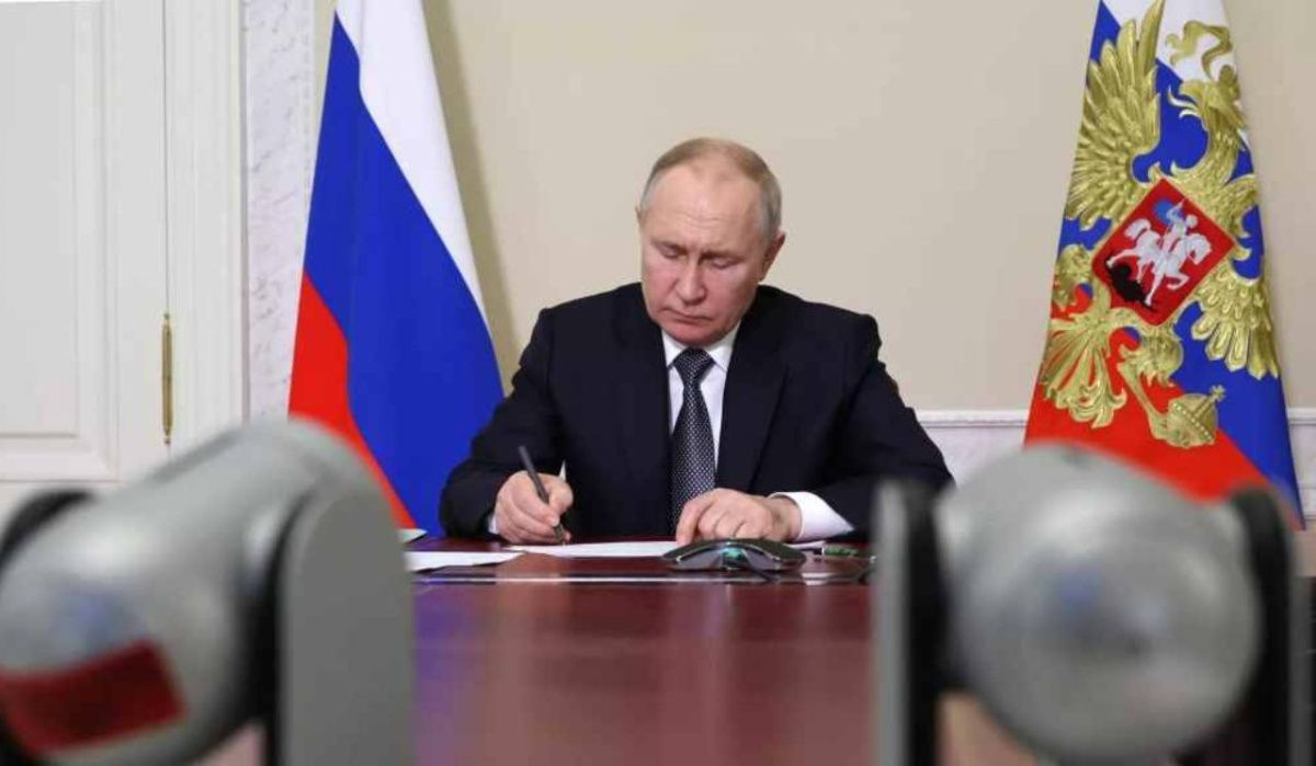 Путин сообщил о возникновении новых очагов нестабильности у границ СНГ