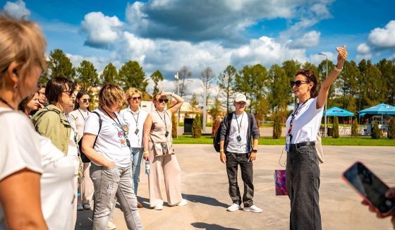Новая экскурсия на русском жестовом языке в кинопарке «Москино»