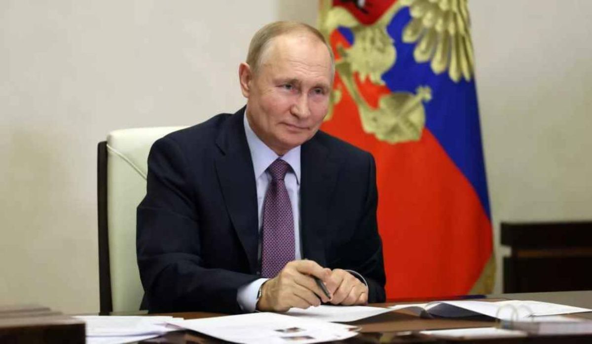 Путин поздравил мусульман России с Ураза-байрамом