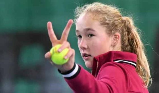 17-летняя россиянка выбила экс-первую ракетку мира с "Ролан Гаррос"