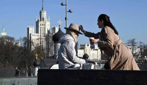 Синоптик назвал сроки возвращения тёплой погоды в Москву