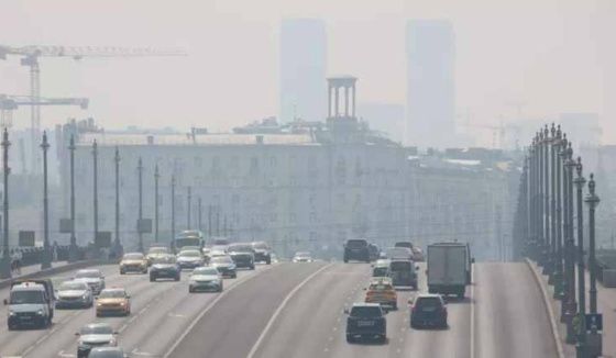 Роспотребнадзор проверил воздух в Петербурге после пожара в логистическом комплексе