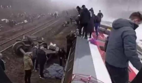 В перевернувшемся в Ульяновской области поезде ехали 65 детей из Челябинской области