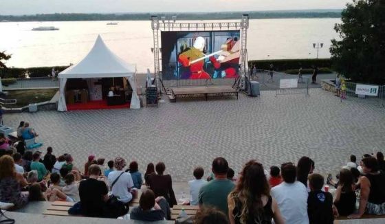 Бесплатный кинотеатр вновь откроется на набережной Самары