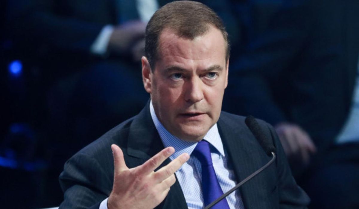 Медведев сравнил ЕС с распавшимся Советским Союзом, а Украину с не дождавшимися коммунизма школьниками