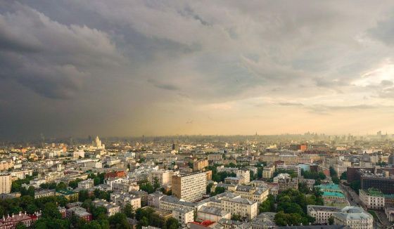 Гроза с градом обрушилась на Москву