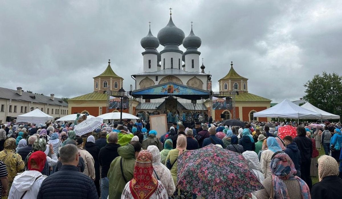 Тихвинской иконы Божией Матери отметили в Ленобласти