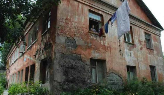 В Новосибирске еще один жилой дом официально признан аварийным