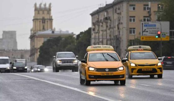 В Москве временно ограничат движение шерингов и такси