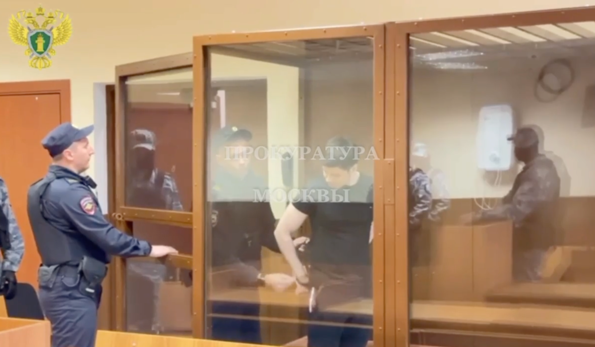 Аяз Шабутдинов получил семь лет за особо крупное мошенничество Аяз Шабутдинов получил семь лет за особо крупное мошенничество