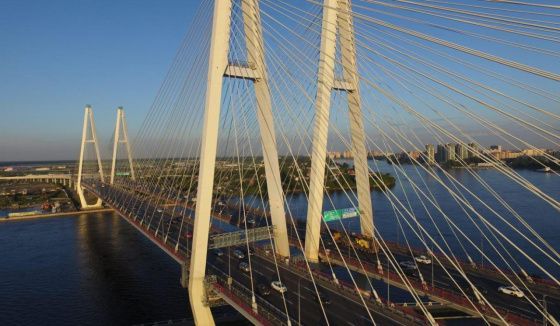 На Вантовом мосту ограничат движение в середине августа из-за ремонта