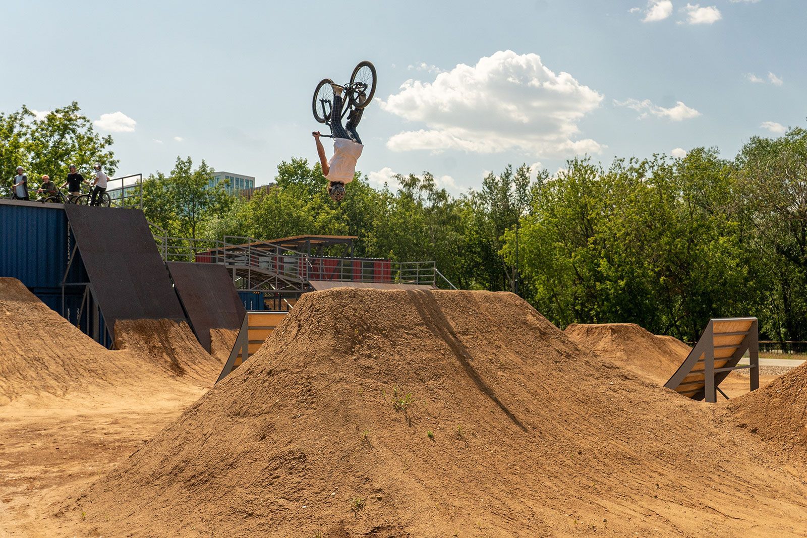 В Москве в парке «Яуза» создано уникальное пространство для катания на BMX и горных велосипедах